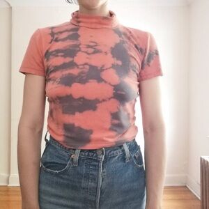 Birds of North America Short Sleeve Tie-Dye Mockneck